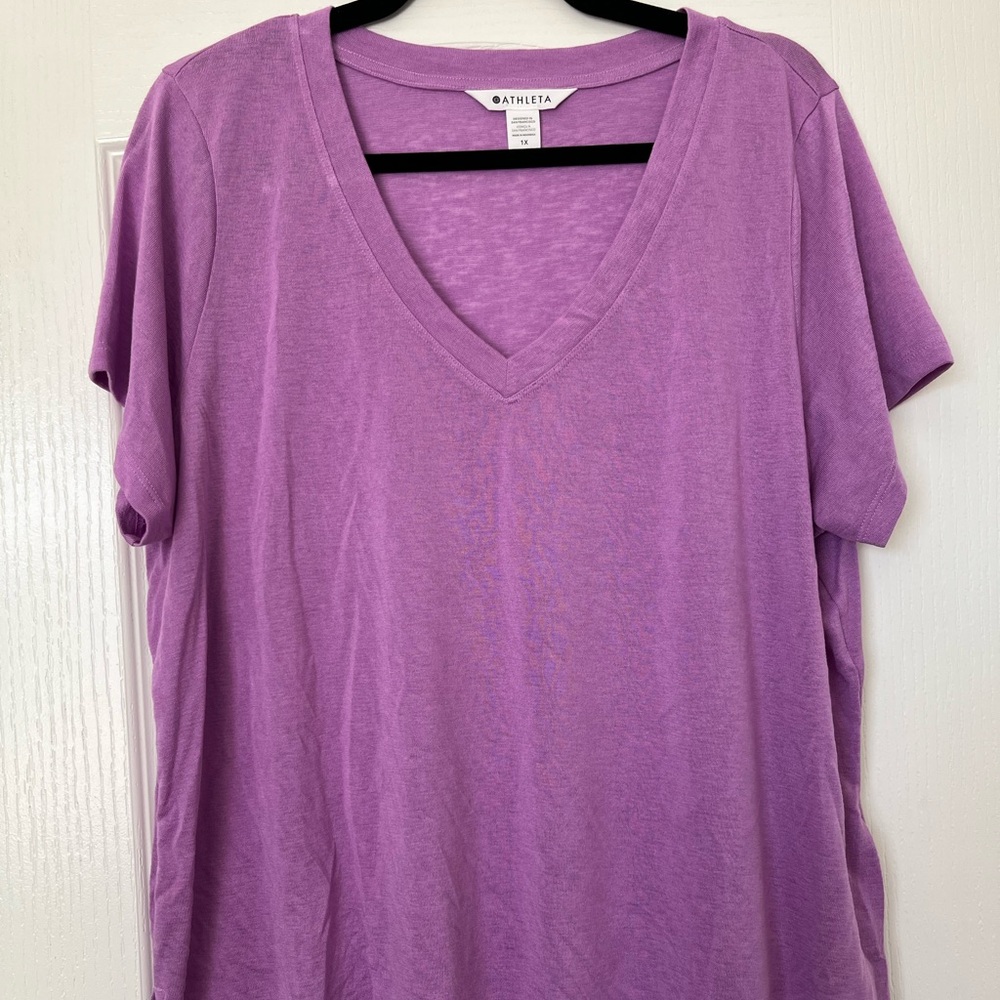 Athleta Women's Lavender V-Neck Tee